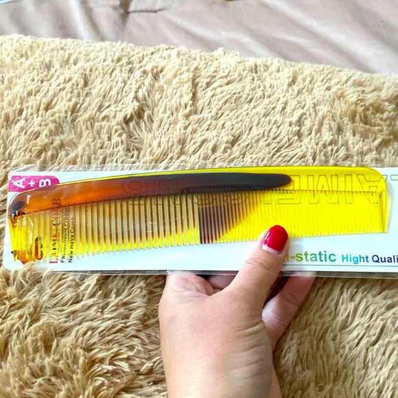 🆕 Comb - Picture 1 of 1